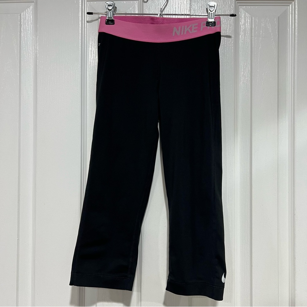 Nike Pro Dri-Fit capri workout legging